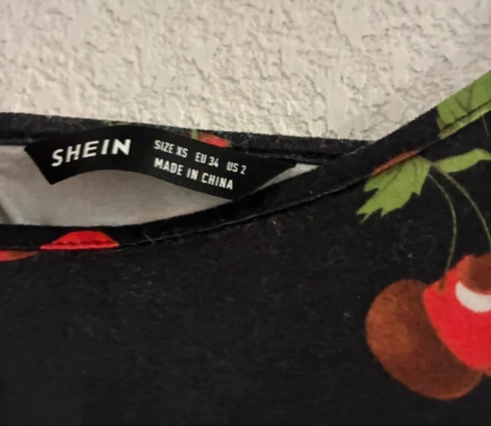 Black cherry print top - thin straps - summer style – photo 6